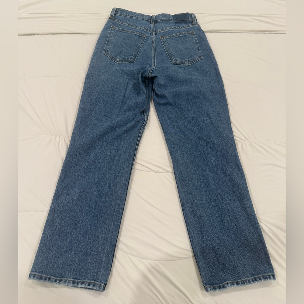 Abercrombie & Fitch Straight Leg Women's Jeans - Medium Blue Wash - Picture 2 of 3